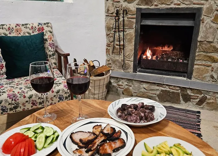 度假居 Traditional Adobe House In Evrychou With Cozy Garden And Fireplace!