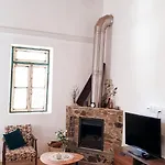 Ferienhaus Traditional Adobe House In Evrychou With Cozy Garden And Fireplace! *