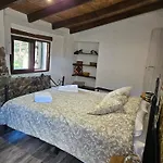 Ferienhaus Traditional Adobe House In Evrychou With Cozy Garden And Fireplace! *