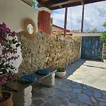 Traditional Adobe House In Evrychou With Cozy Garden And Fireplace! Nikosia