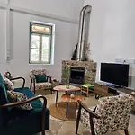 Сasa de vacaciones Traditional Adobe House In Evrychou With Cozy Garden And Fireplace! *