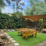 Ferienhaus Traditional Adobe House In Evrychou With Cozy Garden And Fireplace! *