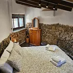 Ferienhaus Traditional Adobe House In Evrychou With Cozy Garden And Fireplace!