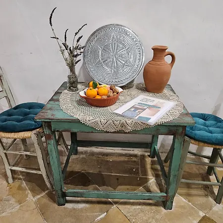 Traditional Adobe House In Evrychou With Cozy Garden And Fireplace! ניקוסיה