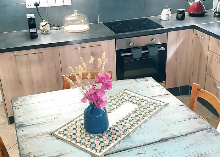 Traditional Adobe House In Evrychou With Cozy Garden And Fireplace! Λευκωσία