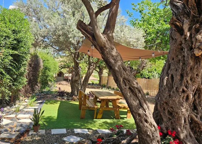 Σπίτι διακοπών Traditional Adobe House In Evrychou With Cozy Garden And Fireplace! *