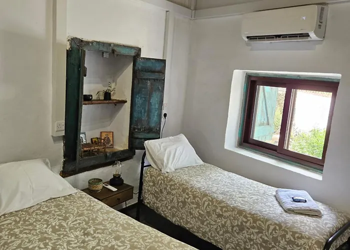 Σπίτι διακοπών Traditional Adobe House In Evrychou With Cozy Garden And Fireplace! *