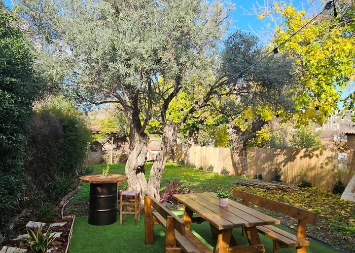 Traditional Adobe House In Evrychou With Cozy Garden And Fireplace! * Λευκωσία