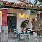 Feriehus Traditional Adobe House In Evrychou With Cozy Garden And Fireplace!