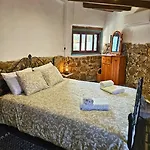 Traditional Adobe House In Evrychou With Cozy Garden And Fireplace! Feriehus